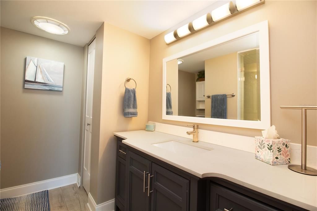 For Sale: $449,000 (2 beds, 2 baths, 1230 Square Feet)