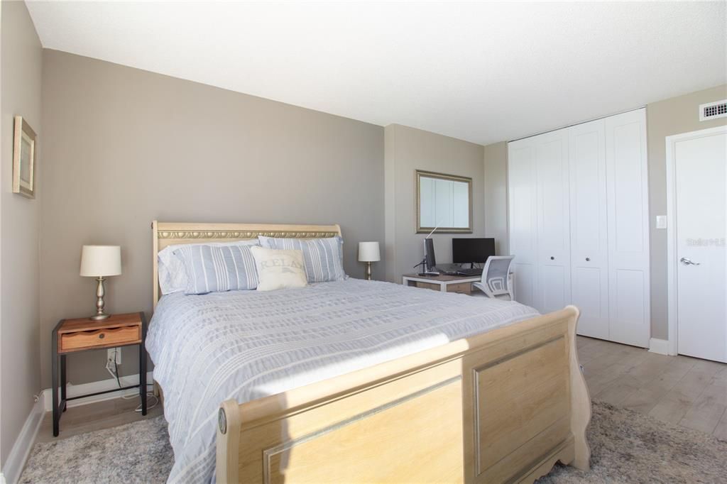 For Sale: $449,000 (2 beds, 2 baths, 1230 Square Feet)