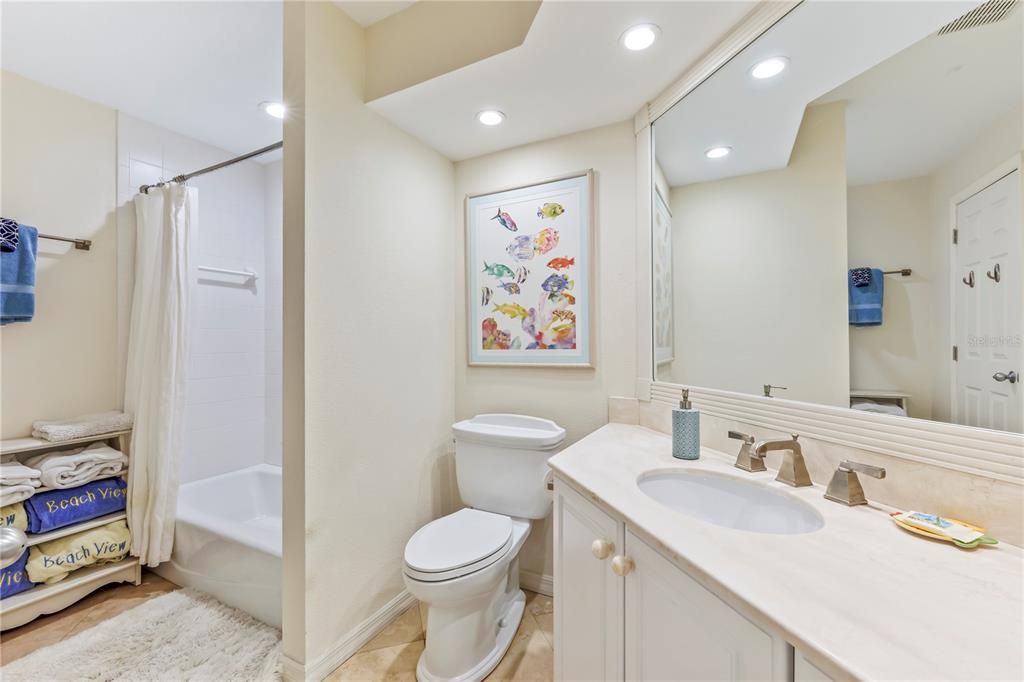 На продажу: $2,199,000 (3 спален, 3 ванн, 1853 Квадратных фут)