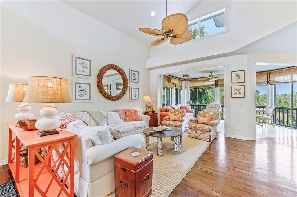 На продажу: $2,199,000 (3 спален, 3 ванн, 1853 Квадратных фут)