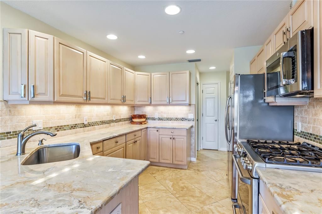 На продажу: $2,199,000 (3 спален, 3 ванн, 1853 Квадратных фут)