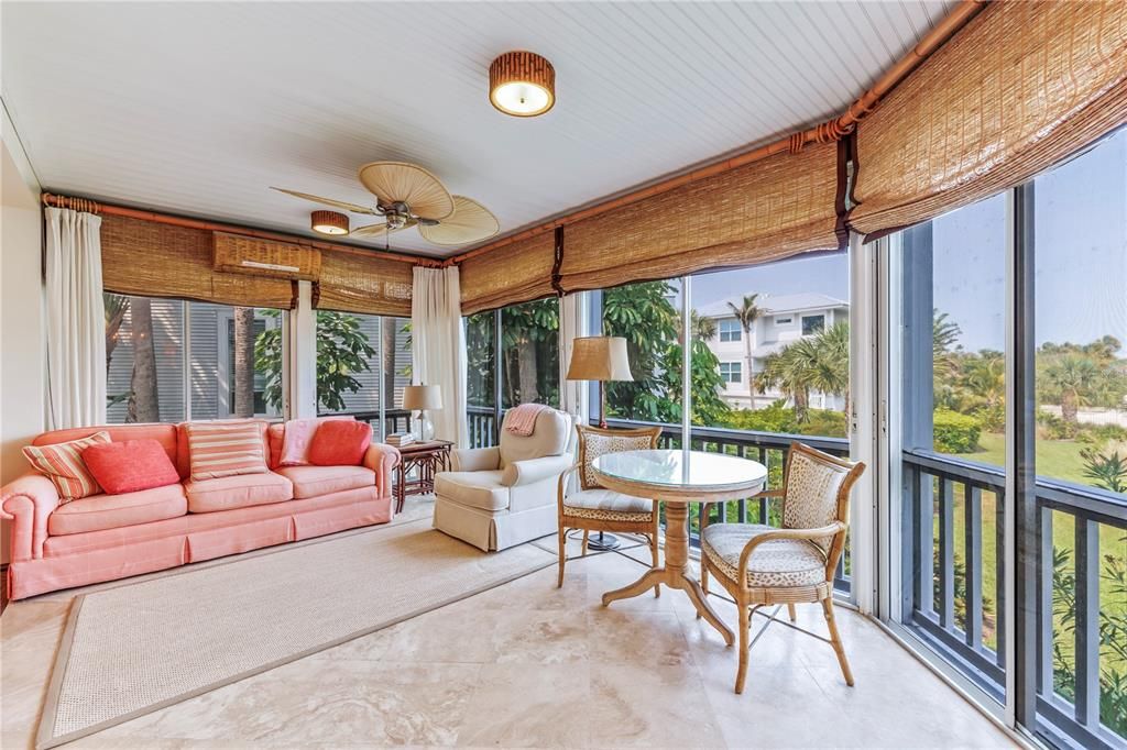 На продажу: $2,199,000 (3 спален, 3 ванн, 1853 Квадратных фут)