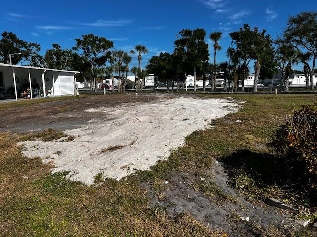 待售: $100,000 (0.17 acres)