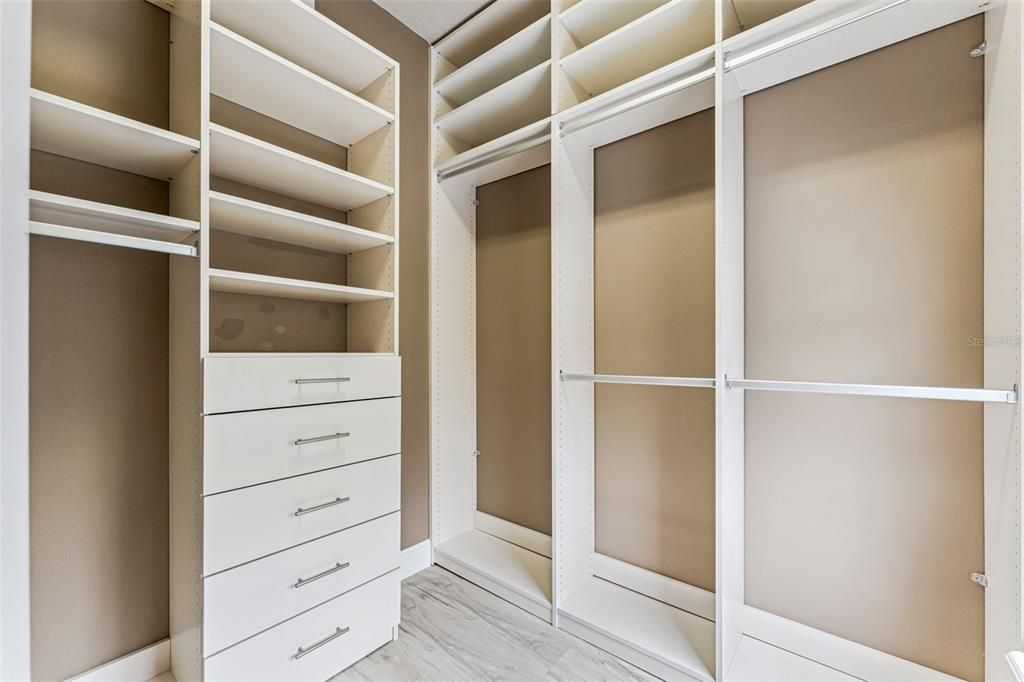 En Venta: $700,000 (3 camas, 3 baños, 2284 Pies cuadrados)