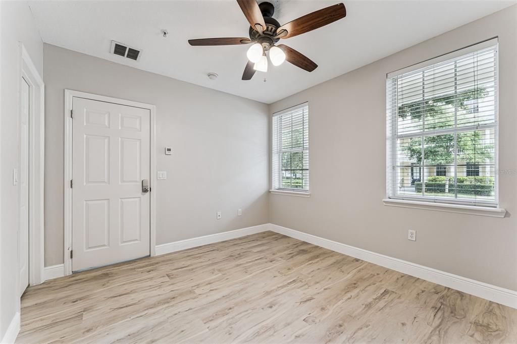 En Venta: $700,000 (3 camas, 3 baños, 2284 Pies cuadrados)