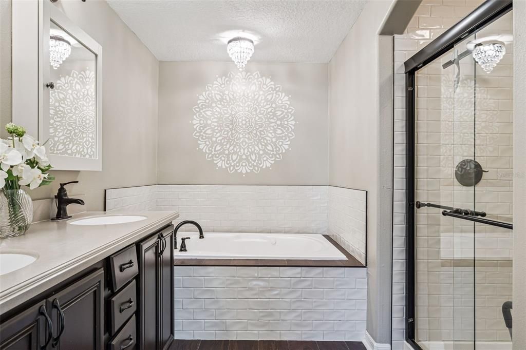 En Venta: $700,000 (3 camas, 3 baños, 2284 Pies cuadrados)