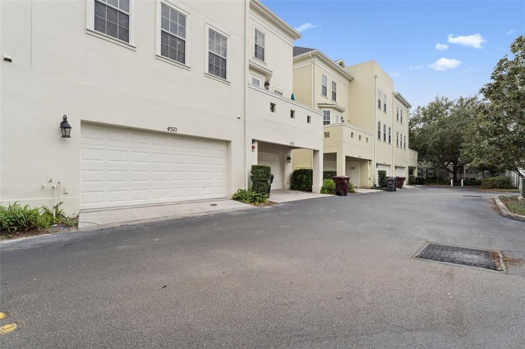 En Venta: $700,000 (3 camas, 3 baños, 2284 Pies cuadrados)