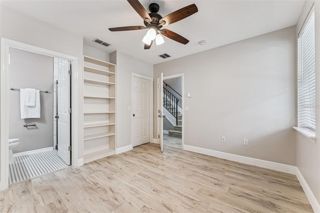 En Venta: $700,000 (3 camas, 3 baños, 2284 Pies cuadrados)