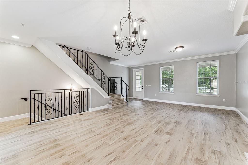 En Venta: $700,000 (3 camas, 3 baños, 2284 Pies cuadrados)