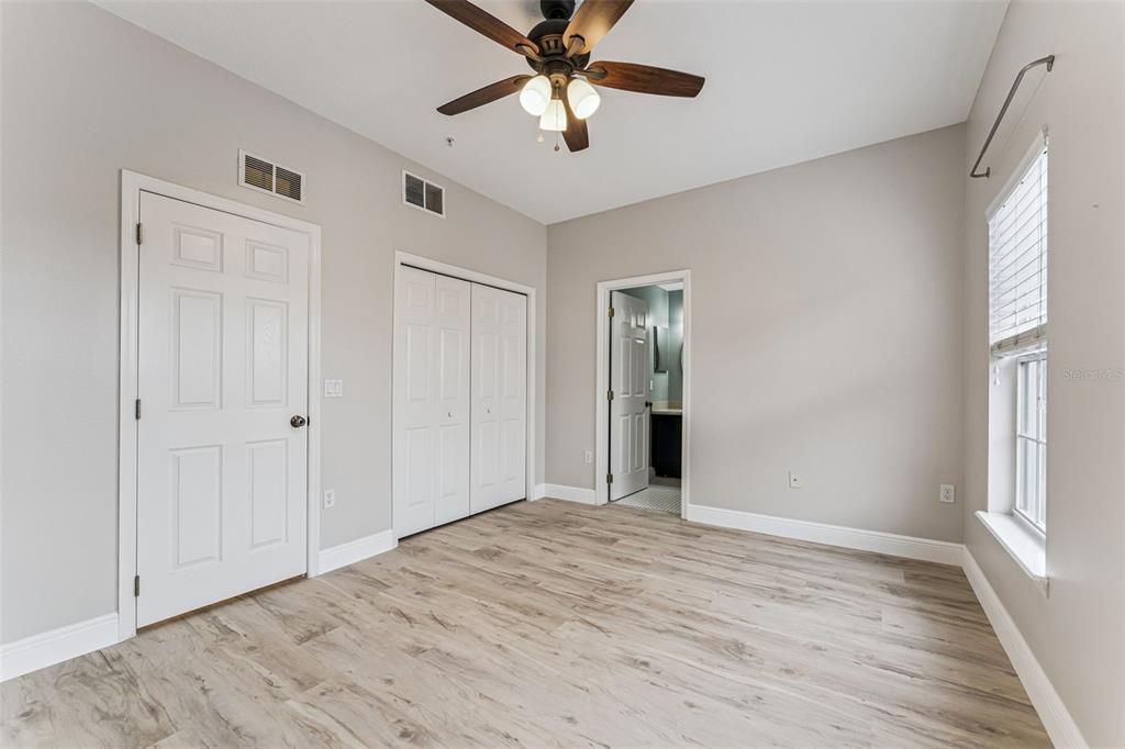 En Venta: $700,000 (3 camas, 3 baños, 2284 Pies cuadrados)