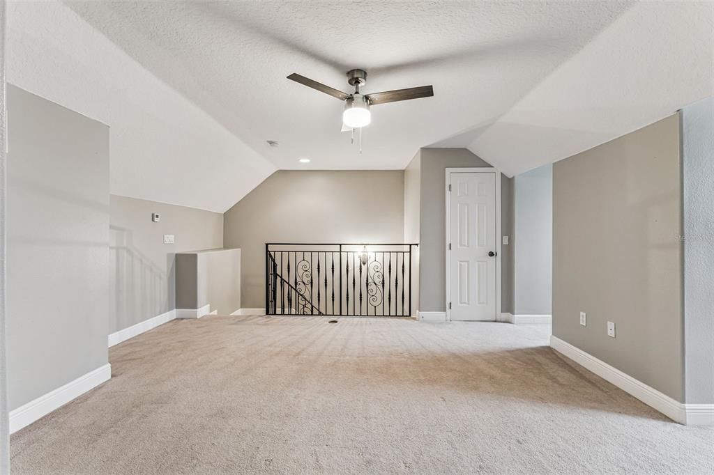 En Venta: $700,000 (3 camas, 3 baños, 2284 Pies cuadrados)