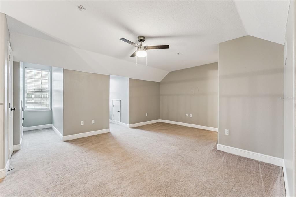 En Venta: $700,000 (3 camas, 3 baños, 2284 Pies cuadrados)