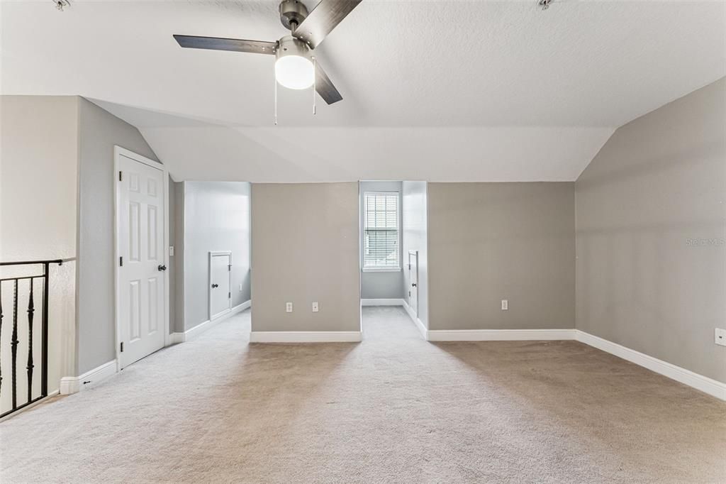 En Venta: $700,000 (3 camas, 3 baños, 2284 Pies cuadrados)