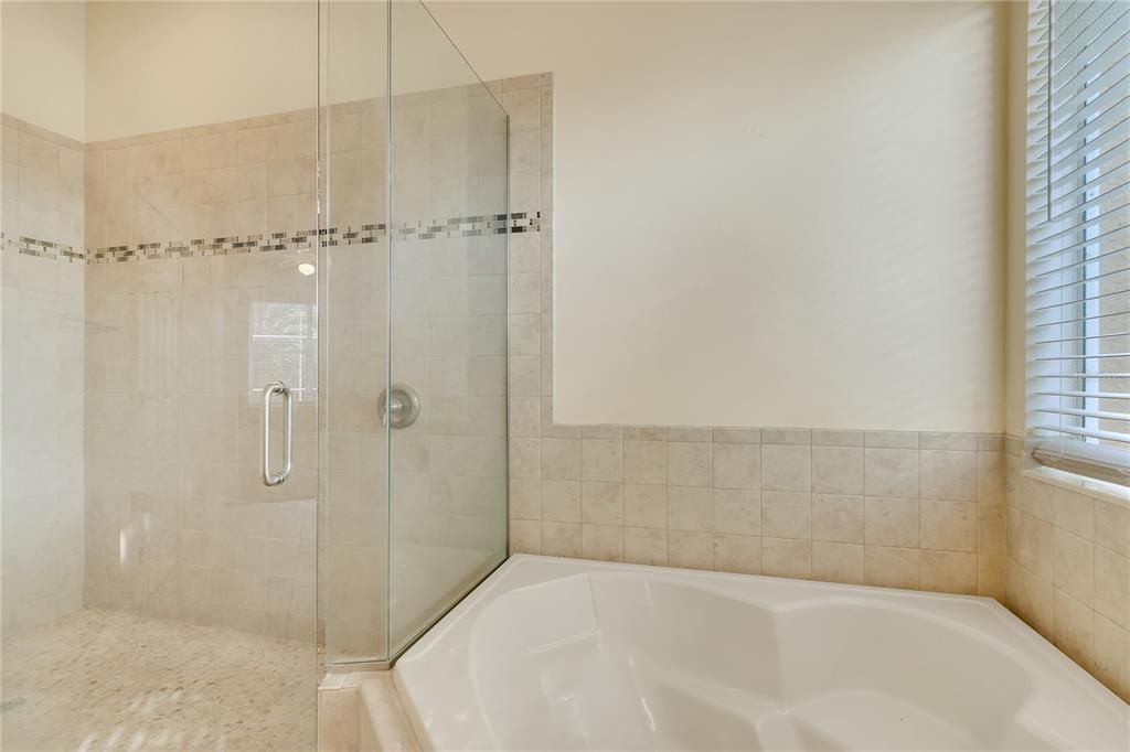 待售: $717,000 (4 贝兹, 3 浴室, 2224 平方英尺)