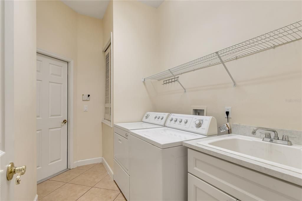 待售: $717,000 (4 贝兹, 3 浴室, 2224 平方英尺)