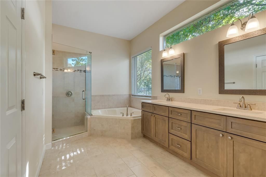 待售: $717,000 (4 贝兹, 3 浴室, 2224 平方英尺)