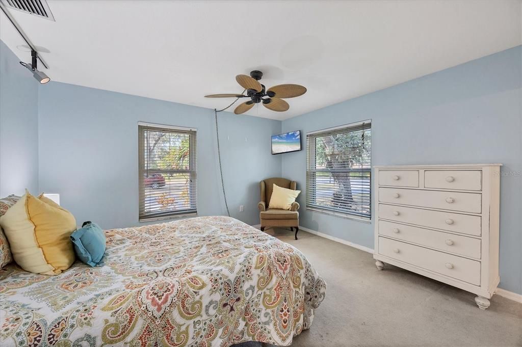 For Sale: $825,000 (3 beds, 2 baths, 2186 Square Feet)