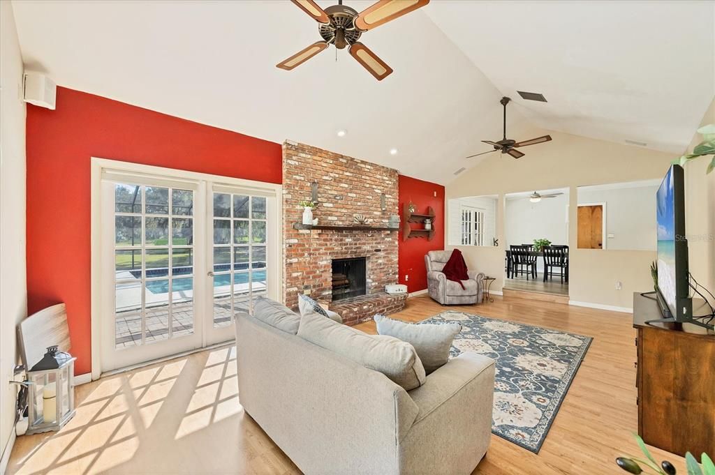 For Sale: $825,000 (3 beds, 2 baths, 2186 Square Feet)