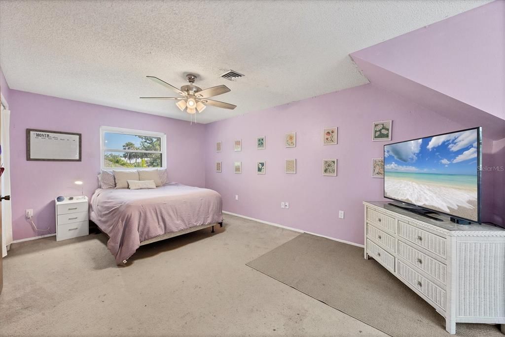 For Sale: $825,000 (3 beds, 2 baths, 2186 Square Feet)