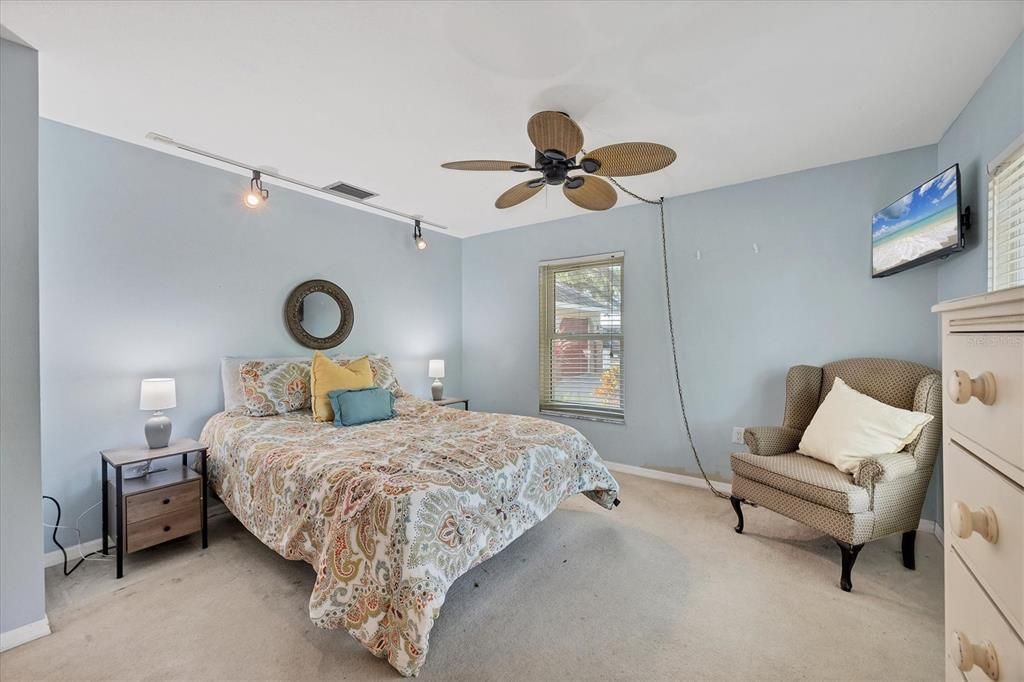 For Sale: $825,000 (3 beds, 2 baths, 2186 Square Feet)