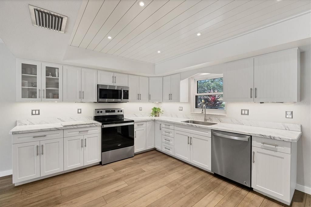 For Sale: $825,000 (3 beds, 2 baths, 2186 Square Feet)