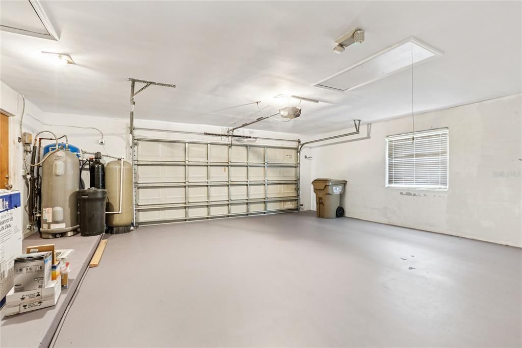 Под контрактом: $422,900 (4 спален, 2 ванн, 2080 Квадратных фут)