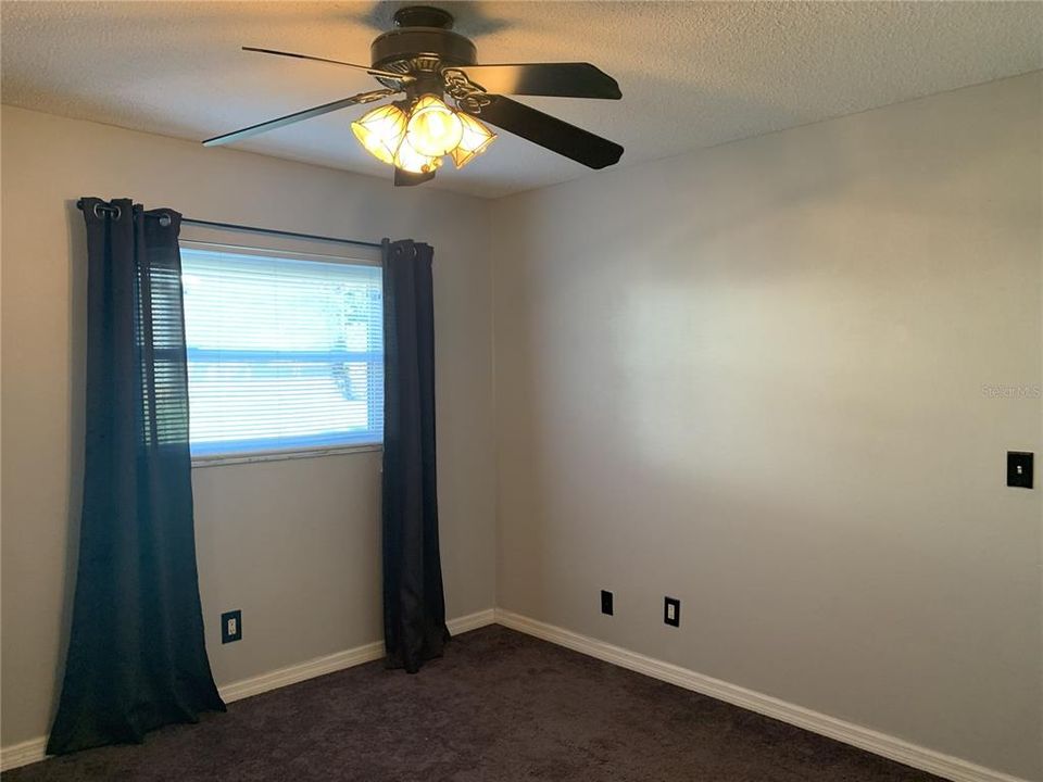 Под контрактом: $422,900 (4 спален, 2 ванн, 2080 Квадратных фут)