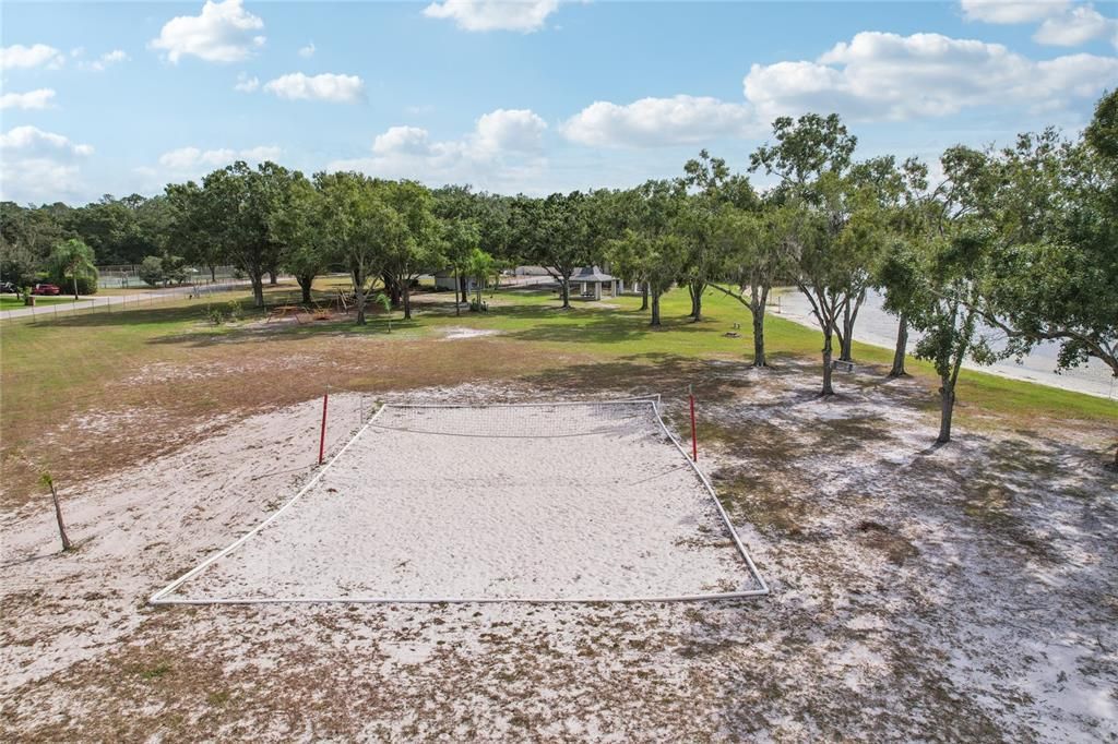 Под контрактом: $422,900 (4 спален, 2 ванн, 2080 Квадратных фут)