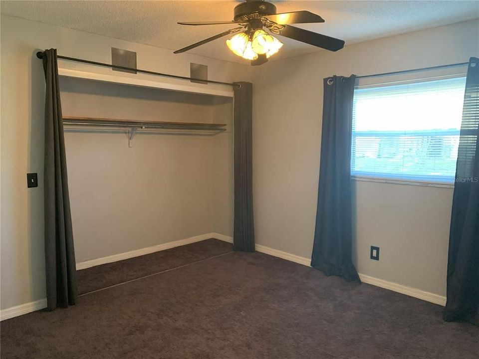 Под контрактом: $422,900 (4 спален, 2 ванн, 2080 Квадратных фут)