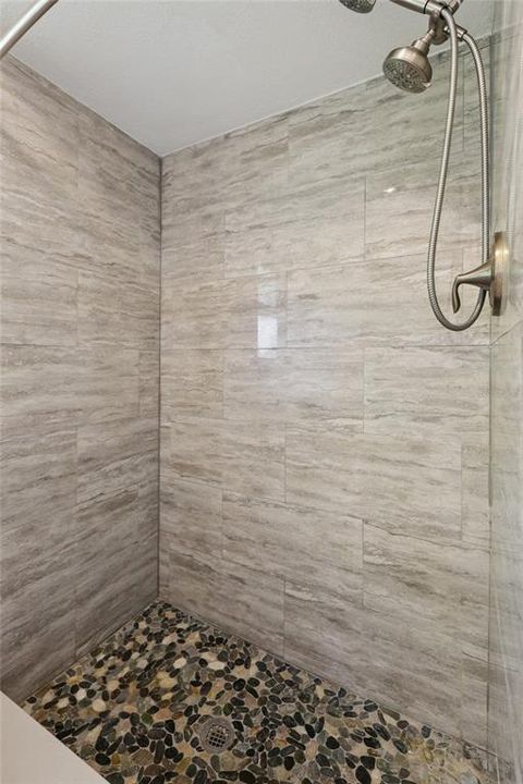 Под контрактом: $422,900 (4 спален, 2 ванн, 2080 Квадратных фут)