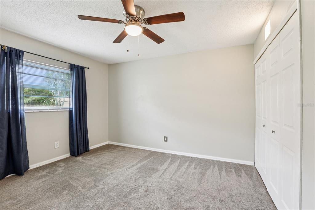 Под контрактом: $422,900 (4 спален, 2 ванн, 2080 Квадратных фут)