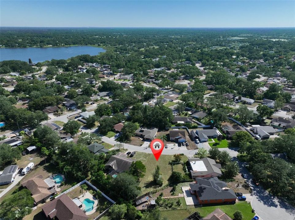 На продажу: $170,000 (0.39 acres)