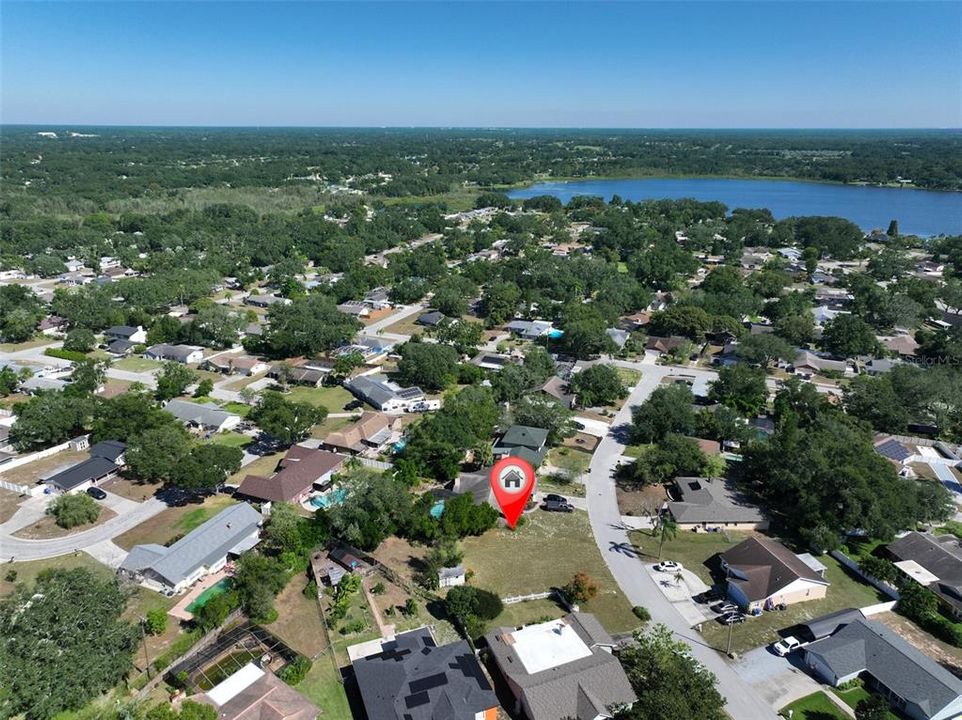 На продажу: $170,000 (0.39 acres)