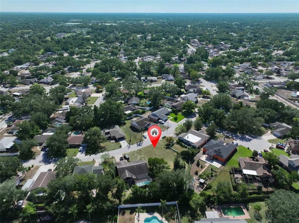 На продажу: $170,000 (0.39 acres)