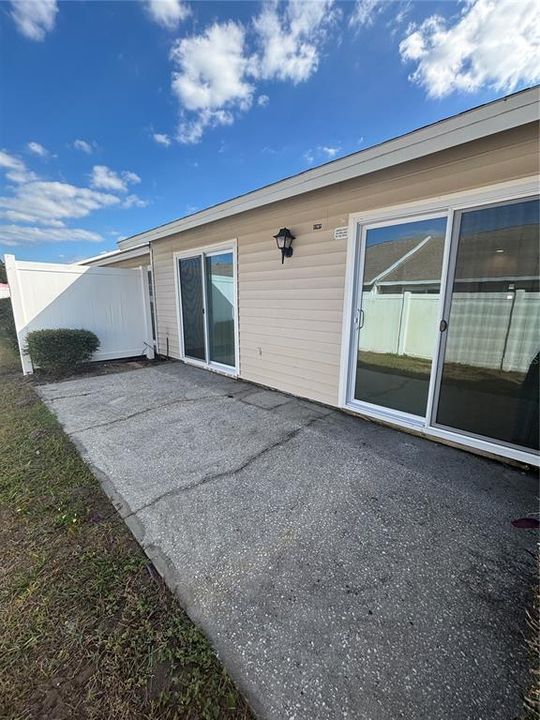 For Rent: $1,950 (2 beds, 2 baths, 1000 Square Feet)