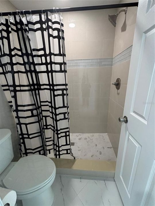 For Rent: $1,950 (2 beds, 2 baths, 1000 Square Feet)