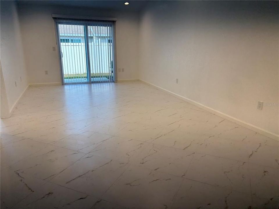 For Rent: $1,950 (2 beds, 2 baths, 1000 Square Feet)