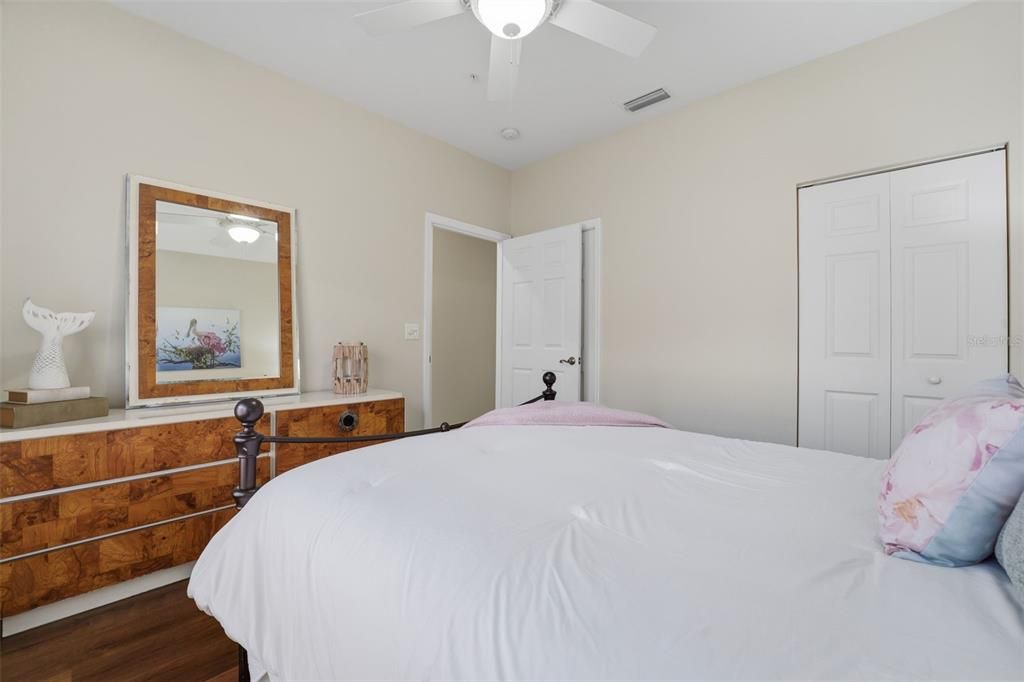 待售: $400,000 (2 贝兹, 2 浴室, 1599 平方英尺)