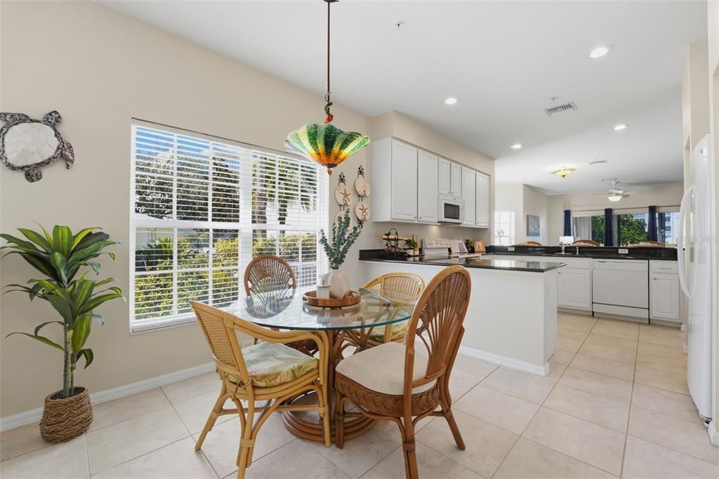 待售: $400,000 (2 贝兹, 2 浴室, 1599 平方英尺)