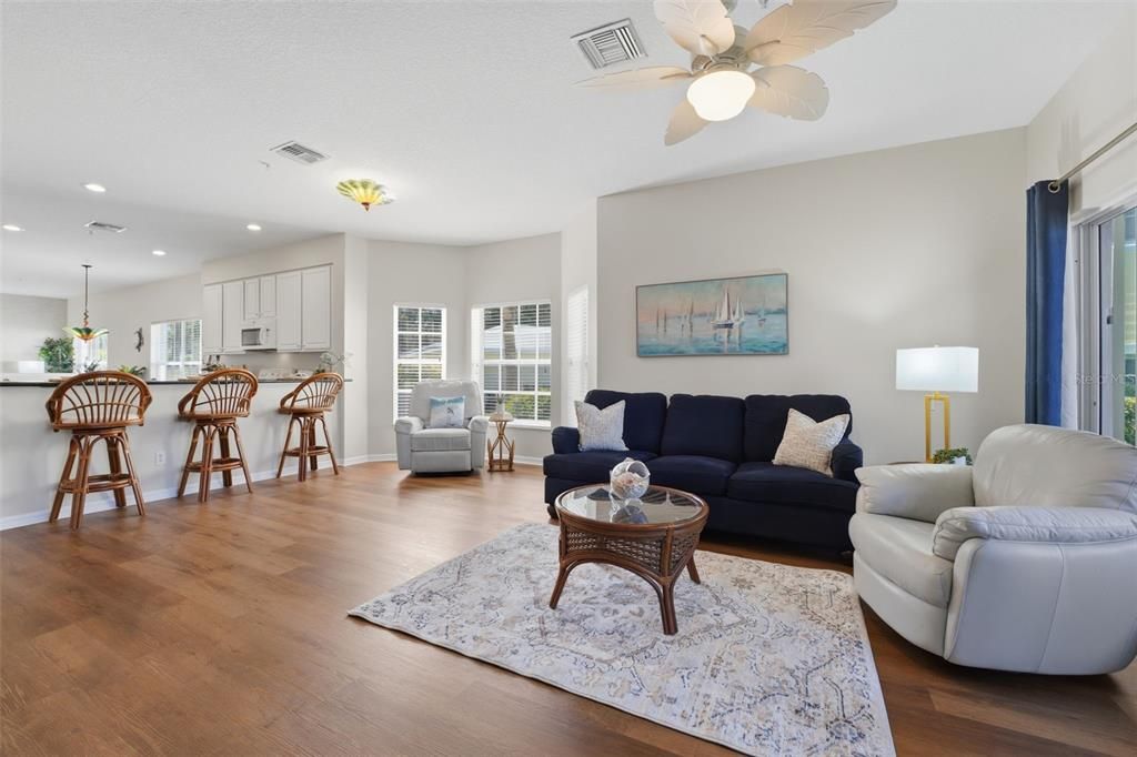 待售: $400,000 (2 贝兹, 2 浴室, 1599 平方英尺)