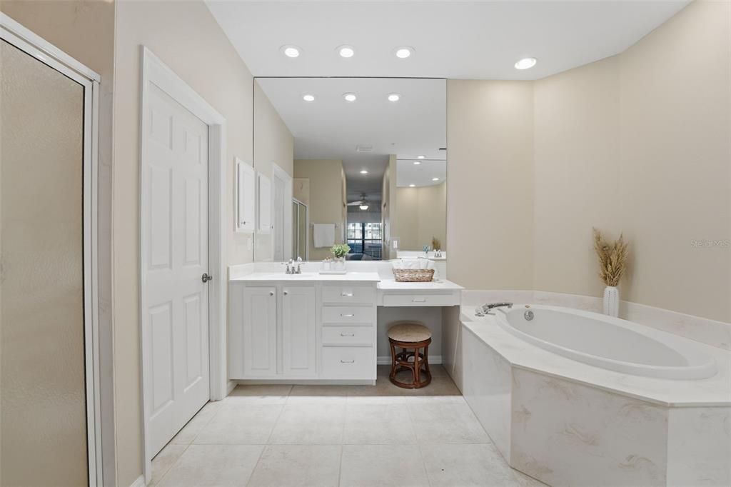 待售: $400,000 (2 贝兹, 2 浴室, 1599 平方英尺)