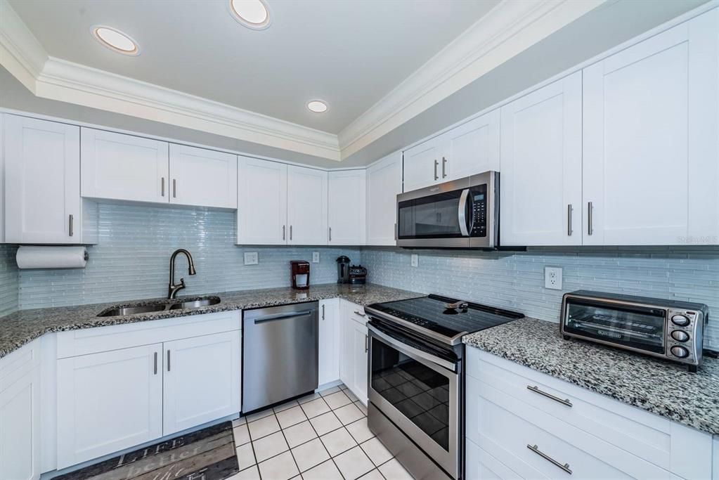 For Sale: $419,900 (2 beds, 2 baths, 1030 Square Feet)