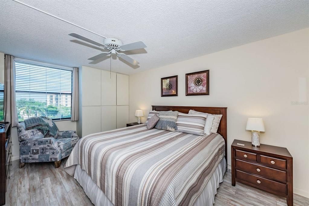 For Sale: $419,900 (2 beds, 2 baths, 1030 Square Feet)