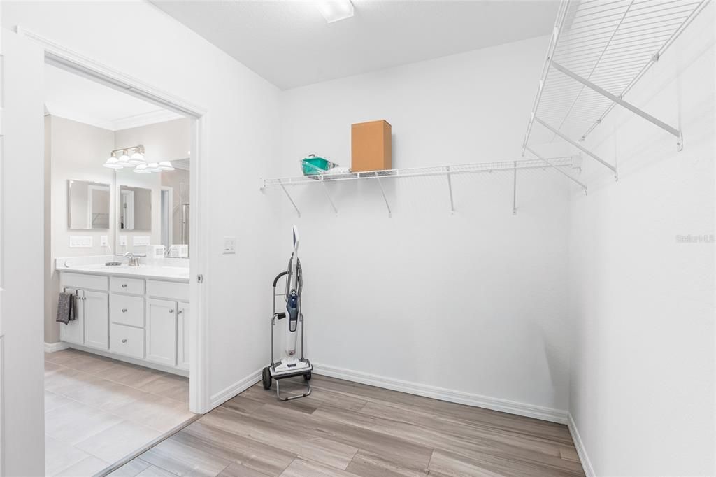 For Sale: $375,000 (2 beds, 2 baths, 1595 Square Feet)