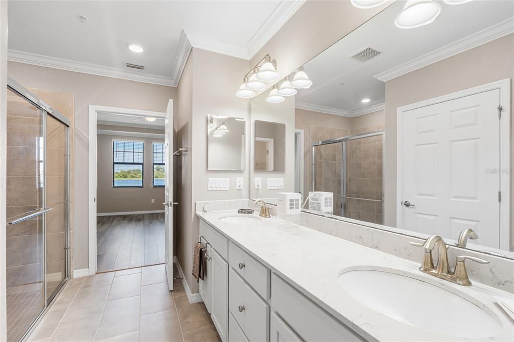 For Sale: $375,000 (2 beds, 2 baths, 1595 Square Feet)