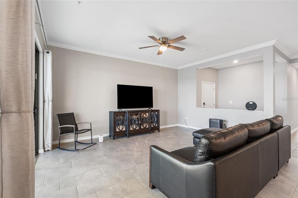 For Sale: $375,000 (2 beds, 2 baths, 1595 Square Feet)
