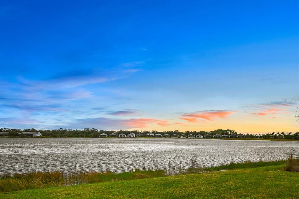 For Sale: $539,900 (4 beds, 2 baths, 1591 Square Feet)