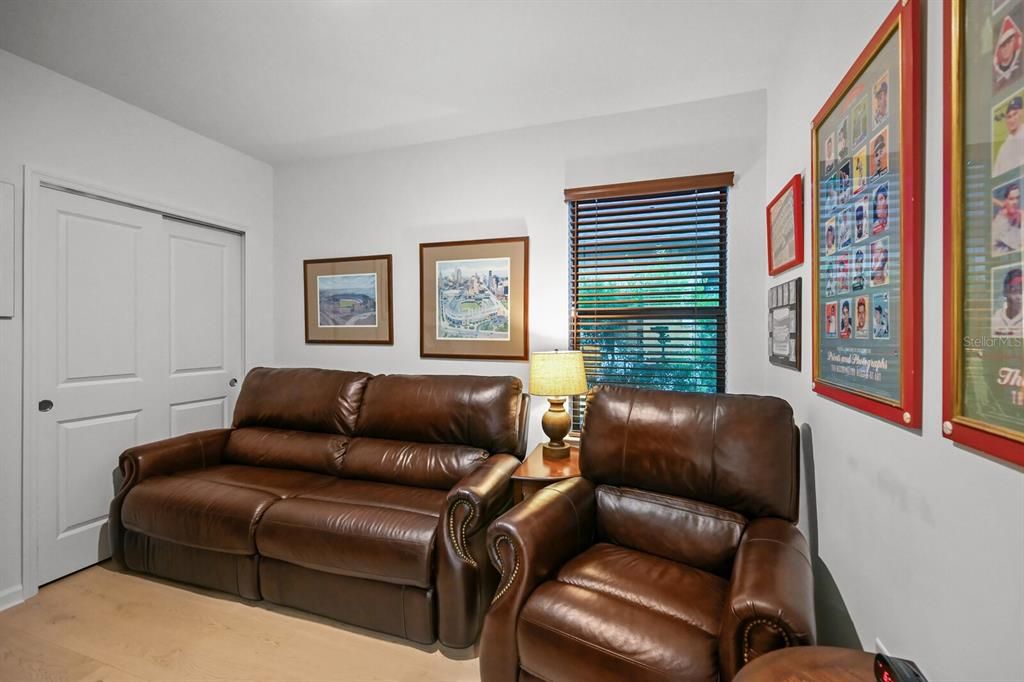 For Sale: $539,900 (4 beds, 2 baths, 1591 Square Feet)