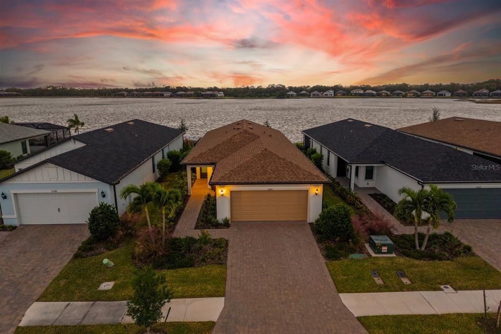 For Sale: $539,900 (4 beds, 2 baths, 1591 Square Feet)