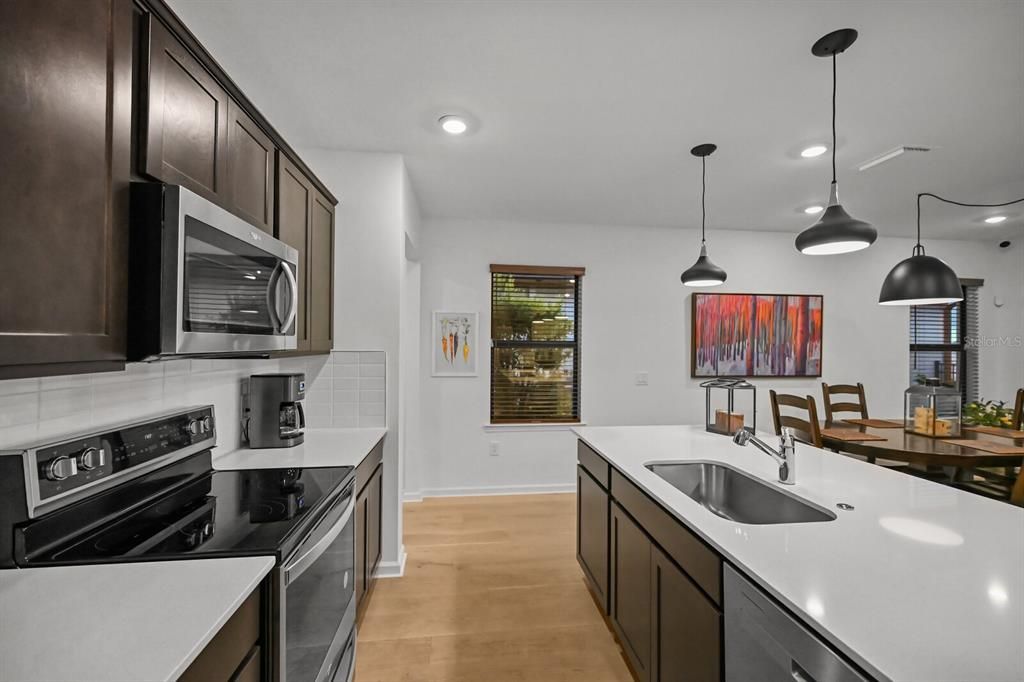 For Sale: $539,900 (4 beds, 2 baths, 1591 Square Feet)